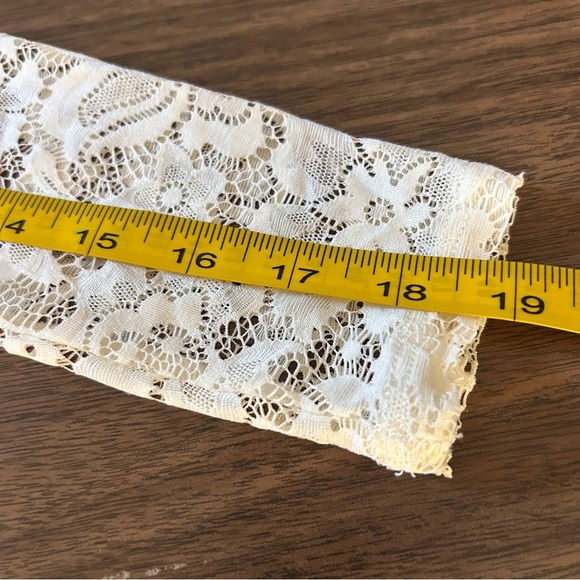 Bebe Cream Lace Long Sleeve Y2K Blouse XS - Picture 8 of 10